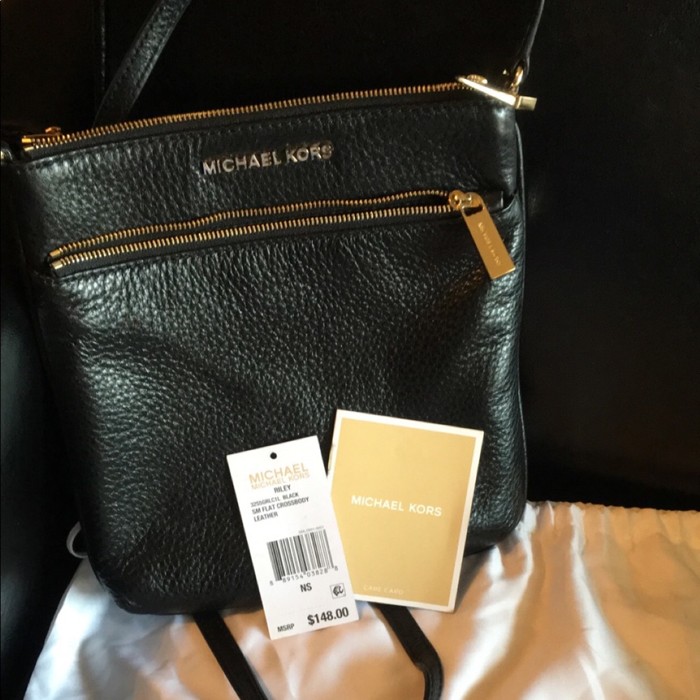 AUTHENTIC Michael Kors Riley Flat Crossbody